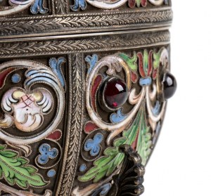 Grand œuf en argent et émail polychrome