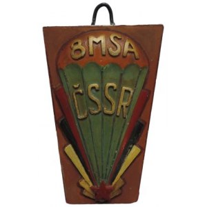 Plaketa pro prezentaci družstva parašutistů Dukly ČSSR na 8. Mistrovství spřátelených armád