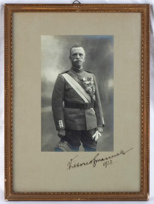 Re Vittorio Emanuele III , (Vittorio Emanuele Ferdinando Maria Gennaro di Savoia; Napoli, 11 novembre 1869 - Alessandria d'Egitto, 28 dicembre 1947)