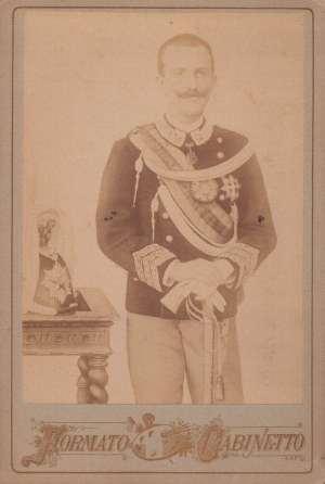 Vittorio Emanuele III di Savoia (Vittorio Emanuele Ferdinando Maria Gennaro di Savoia ; Naples, 11 novembre 1869 - Alessandria d'Egitto, 28 dicembre 1947)