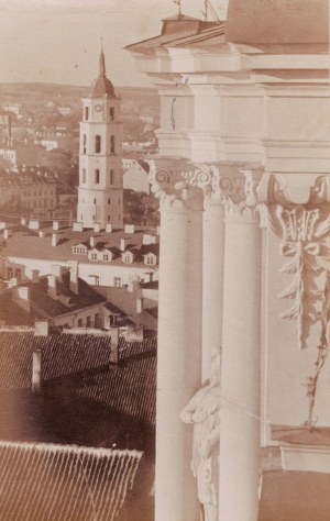 Angolo e campanile della cattedrale di Vilnius di J. Bulhak, 1912, Jan Brunon Bułhak (1876-1950) Dzwonnica i rog Katedry w dzien.
