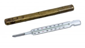 Mercury thermometer, type b.233, with case, 4th century, Germany. Distributor prov. A. Burštei- nas (Kaunas, Gedimimo 23).