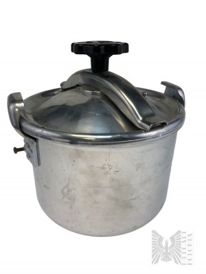 Large Pressure Cooker with Accessories