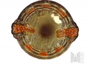 Deutschland(?) - Großer dekorativer Teller mit floralem Motiv, Typ Fat Lava