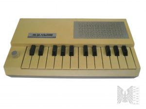 ZSRR - Mały Analogowy Syntezator Zabawkowy “MALYSH” (