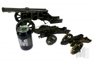 Tre piccoli cannoni decorativi replicati in polvere da sparo