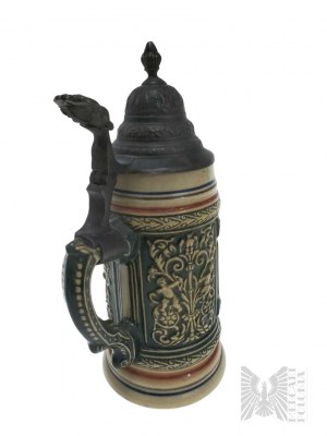Keramický pohár s plechovým viečkom, basreliéf so žánrovým výjavom