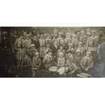 Harcerstwo kobiece II RP Podchody w Nowym Tomyślu, lata 20-te XXw., charakterystyczne mundurki i nakrycia głowy