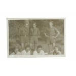 Zestaw 4 fotografii z obozu harcerskiego w Tomicach lipiec 1946r. [3szt.] oraz wycieczki rowerowej zastępu Łazików , maj 1946r. [1szt.], [3]