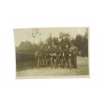 Zestaw 4 fotografii z obozu harcerskiego w Tomicach lipiec 1946r. [3szt.] oraz wycieczki rowerowej zastępu Łazików , maj 1946r. [1szt.], [3]
