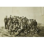 Zestaw 2 zdjęć z harcerzami 26 P.D.H. na wycieczce w Kobelnicy 4.6.48r., [W]