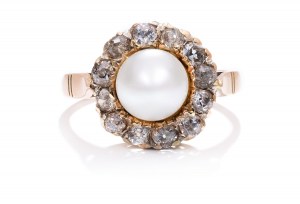 Prsteň s perlou a diamantom 2. polovica 20. storočia.
