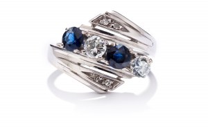 Prsten se safíry a diamanty 2. polovina 20. století.