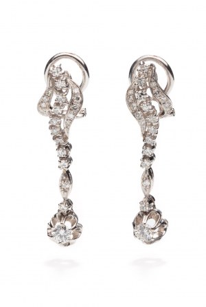 Boucles d'oreilles en diamant début 21ème siècle.