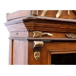 Deutsche Vitrine mit Hirschgeweih, Rampendhal