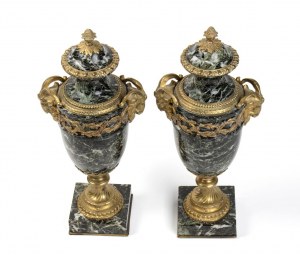 Paire de vases en marbre français