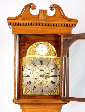 Un orologio inglese a cassa lunga Gerogian