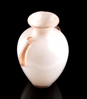 Flavio Poli Seguso vetri d’arte, Murano, Flavio Poli Seguso vetri d’arte, Murano A large oval vase in cased glass.