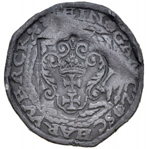 Gdańsk, Żeton 1605, A.: Renesansowy kartusz z herbem miasta Gdańska nabity i wcześniejszy żeton, napis: EIN GANCZ SCHARWERCK, Rv.: Trójkąt i data 1605.