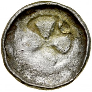 Denar krzyżowy XI w., Av.: Krzyż kawalerski, między ramionami pałąk, Rv.: Krzyż prosty, między ramionami duże kropki.