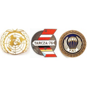 TRZY ODZNAKI