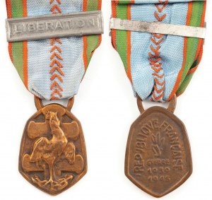 FRENCH WAR COMMEMORATIVE MEDAL 1939-1945