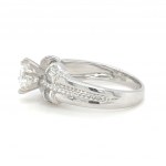 PLATINUM RING 7.20 GR WITH DIAMOND AND DIAMONDS - RNG30606