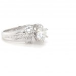 PLATINUM RING 7.20 GR WITH DIAMOND AND DIAMONDS - RNG30606