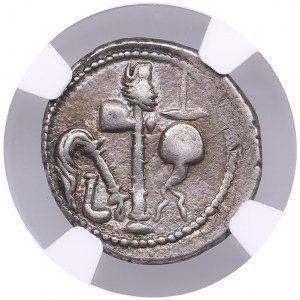 Denario romano imperatoriale (zecca militare itinerante) AR, aprile-agosto 49 a.C. - Giulio Cesare (49-44 a.C.) - NGC Ch F_x000