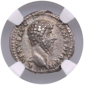 Rímska ríša (Rím) AR Denár AD 164 - Lucius Verus (AD 161-169) - NGC XF
