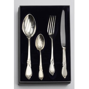 Cutlery set with vegetable swirls