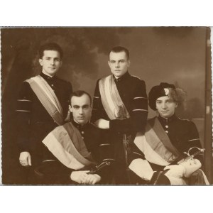 Borysław - Studenci Szkoły Naftowej w Borysławiu, ok. 1925.