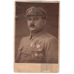 II RP Zdjęcie Oficera Związku Legionistów Z Ciekawymi Odznakami - Dywizja Podlaska, Więzień Ideowy, II Brygada Legionów Polskich, 34 Pułk Piechoty, ZOR, Front Litewsko-Białoruski, oraz Medale: Krzyż Walecznych (x 3) i Medal Wojska