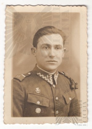 II RP 58th Infantry Regiment - Photo of Senior Private With Badges.