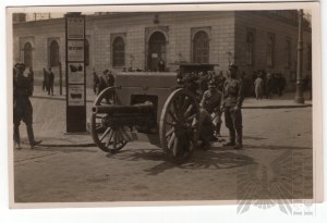 II RP - Májový štátny prevrat - Varšava 1926 - Fotografia z pouličných bojov - kanón Wz. 02 s obsluhou