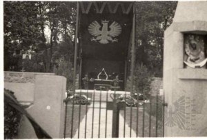 II RP Fotografie z pohrebného obradu uloženia maršálkovho srdca na Rosse vo Vilniuse