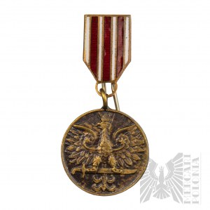 PSZnZ - Deux miniatures de la Médaille de l'Armée et de la Croix d'Or du Mérite avec épées