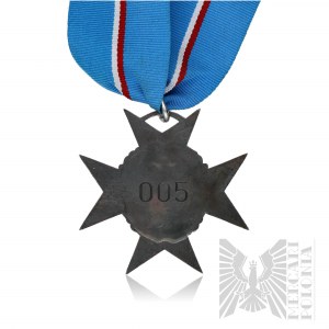 III RP - Honorowa Odznaka Organizacyjna za Zasługi dla Federacji Stowarzyszeń Rezerwistów i Weteranów Sił Zbrojnych Rzeczypospolitej Polskiej nr 05.