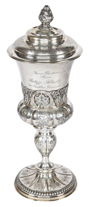Zlatník Krieghoff, Nordhausen, Německo (2. čtvrtina 19. století), Pamětní pohár s dedikací pro Philippa Solmitze, ca. 1845
