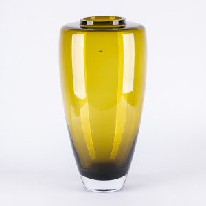 Sklárna Krosno, váza Olive, počátek 21. století.