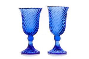 Zwei Spirelli Vase in blau