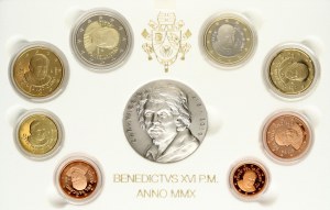 Italia Città del Vaticano 1 Euro Cent - 1 Euro 2010 R Set di 8 monete e medaglia
