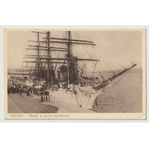 Gdynia - okręt w porcie handlowym (1123)