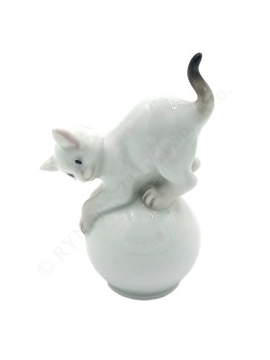 Figurine Cat on a Ball, Banchof-Selb