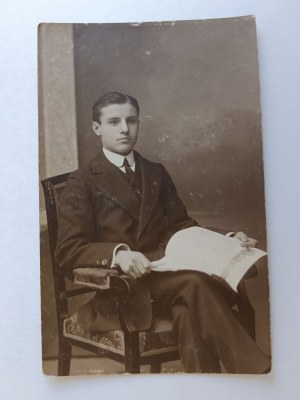 PHOTO WARSAW, MAN SITTING ON A CHAIR PRE-WAR