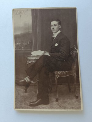 PHOTO WARSAW, MAN SITTING ON A CHAIR PRE-WAR