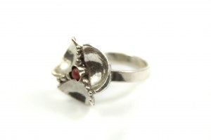 Stříbrný jemný prsten, Resovia, s korálem, velikost 10