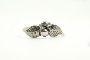 Fine silver ring, flowers, Resovia