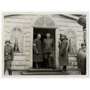 Photo - Bor-Komorowski after setting the terms of surrender