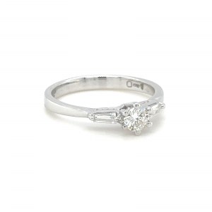 RING IN 18K WHITE GOLD 3.11 GR WITH CENTRAL DIAMOND AND SIDE DIAMONDS - JG4041787